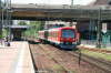 Züge 4111 und 4106 verlassen Stade, Gleis 1, Richtung Neugraben